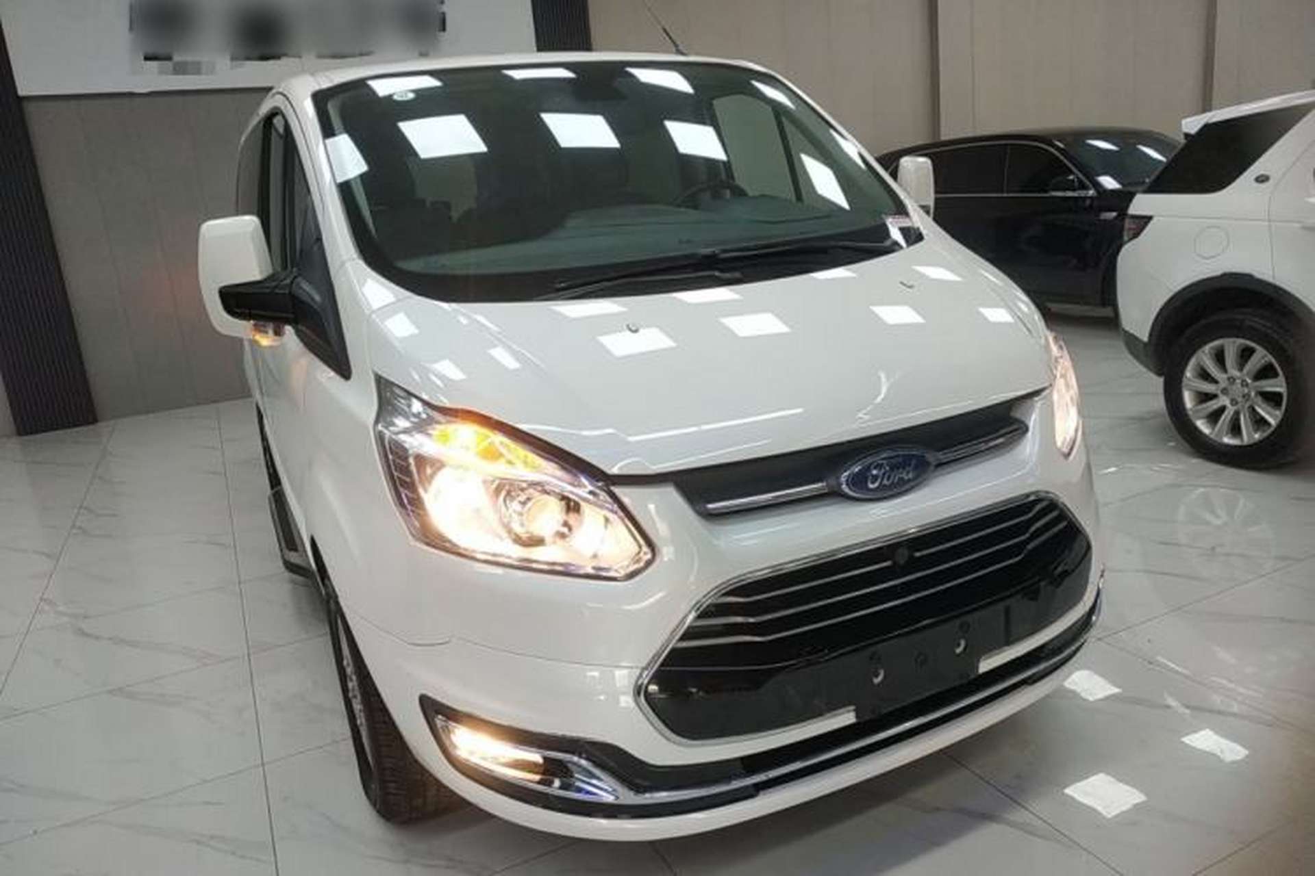 Used Ford Tourneo Custom 2020 2.0T Automatic Elite Edition China VI Standard Front Right 45 Deg