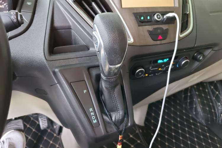 Used Ford Tourneo Custom 2020 Revised Version 2.0T Automatic Elite Edition Gear Lever