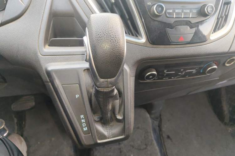 Used Ford Tourneo Custom 2020 Revised Version 2.0T Automatic Elite Edition Gear Lever