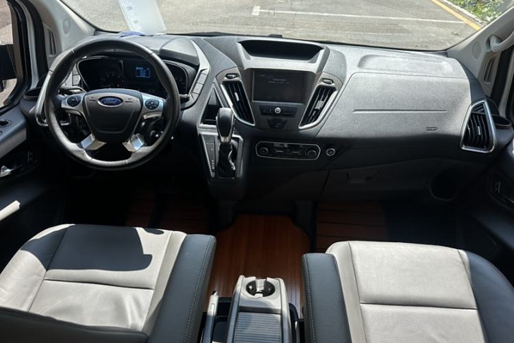 Used Ford Tourneo Custom 2020 2.0T Automatic Elite Version China VI Standard Interior 1
