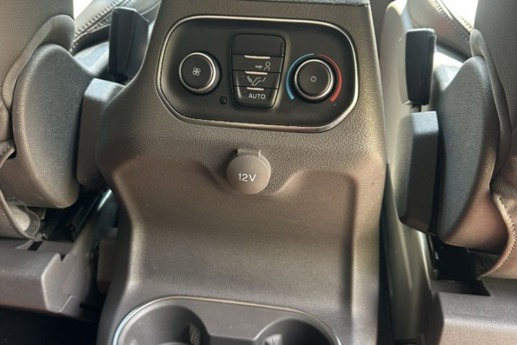 Used Ford Tourneo Custom 2020 2.0T Automatic Elite Version China VI Standard Interior 6