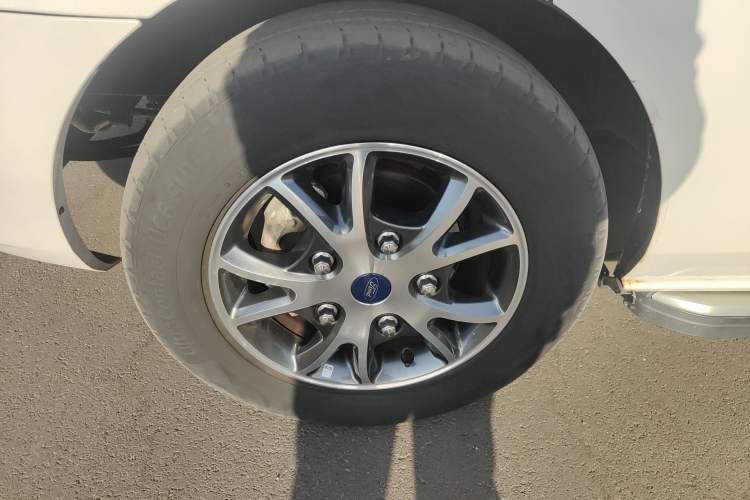 Used Ford Tourneo Custom 2020 2.0T Automatic Elite Version China VI Standard Left Front Wheel Hub