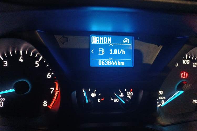 Used Ford Tourneo Custom 2020 2.0T Automatic Elite Edition China VI Standard Odometer Close Up