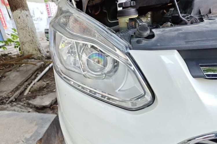 Used Ford Tourneo Custom 2020 Revised Version 2.0T Automatic Elite Edition Right Front Headlight