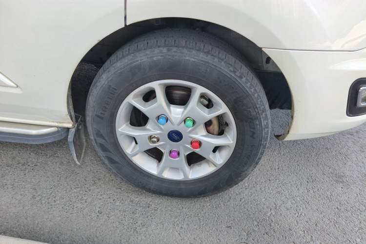 Used Ford Tourneo Custom 2020 2.0T Automatic Elite Edition China VI Standard Right Front Wheel Hub
