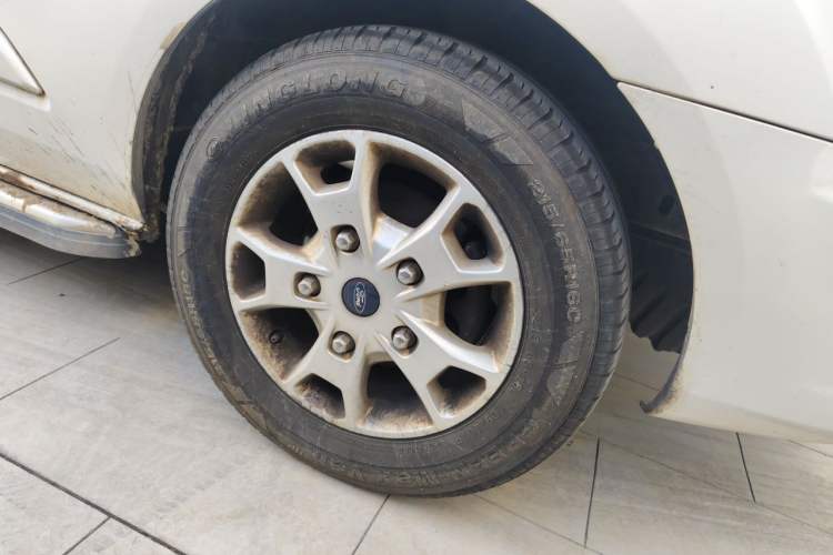 Used Ford Tourneo Custom 2020 Revised Version 2.0T Automatic Elite Edition Right Front Wheel Hub