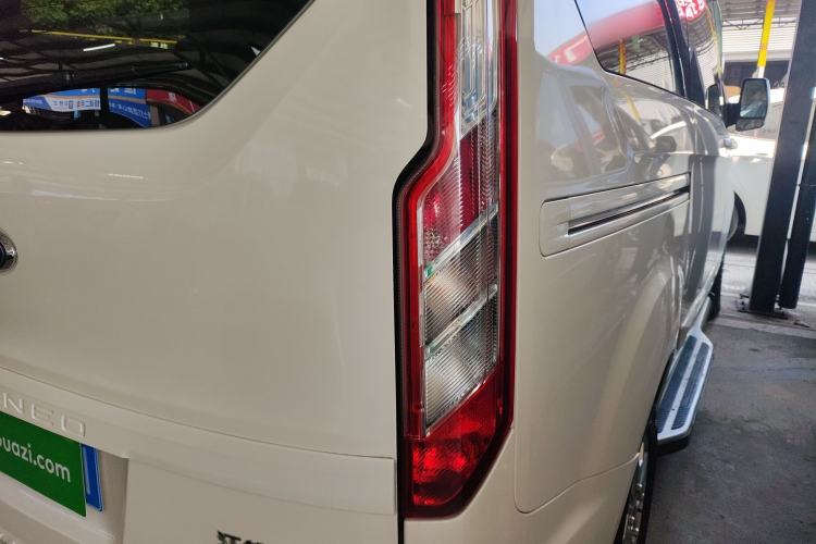 Used Ford Tourneo Custom 2020 2.0T Automatic Elite Edition China VI Standard Right Rear Taillight