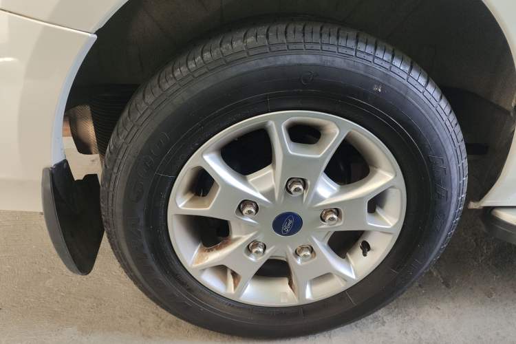 Used Ford Tourneo Custom 2020 2.0T Automatic Elite Edition China VI Standard Right Rear Wheel Hub