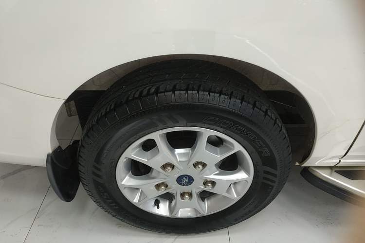 Used Ford Tourneo Custom 2020 2.0T Automatic Elite Edition China VI Standard Right Rear Wheel Hub