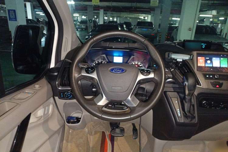 Used Ford Tourneo Custom 2020 2.0T Automatic Elite Edition China VI Standard Steering Wheel