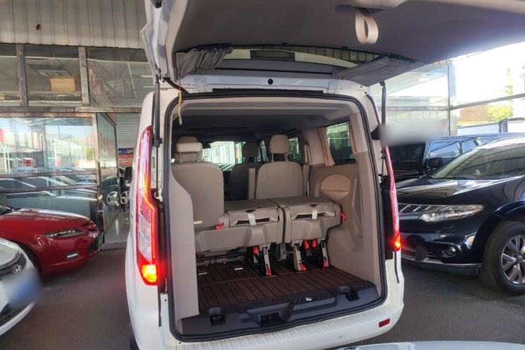Used Ford Tourneo Custom 2020 2.0T Automatic Elite Edition China VI Standard Trunk
