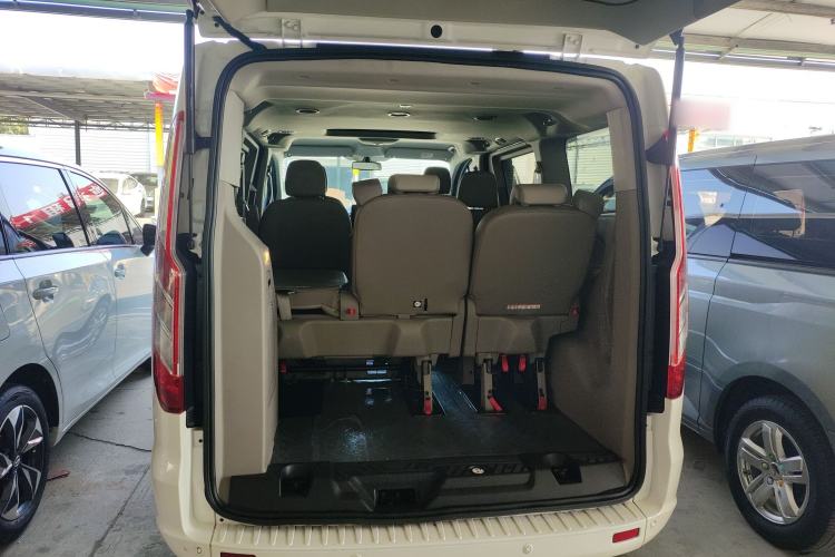 Used Ford Tourneo Custom 2020 2.0T Automatic Elite Edition China VI Standard Trunk