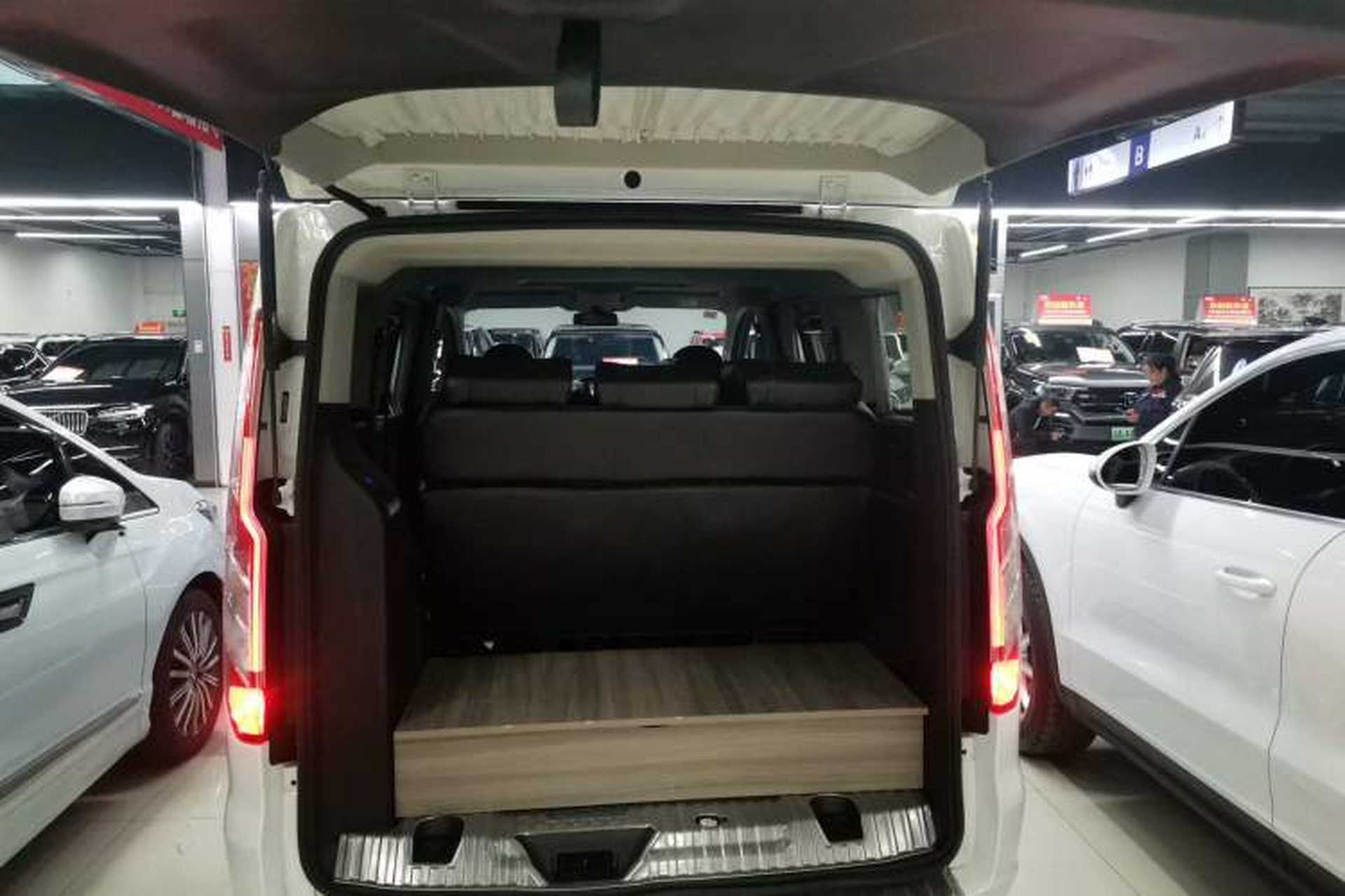 Used Ford Tourneo Custom 2020 2.0T Automatic Elite Edition China VI Standard Trunk