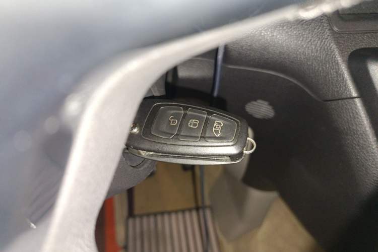 Used Ford Tourneo Custom 2020 2.0T Automatic Elite Edition China VI Standard Vehicle Key