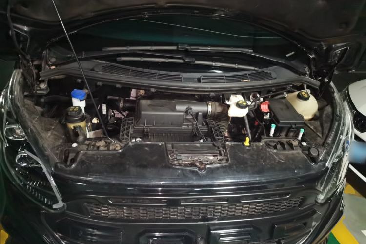 Used Ford Tourneo Custom  Engine Bay