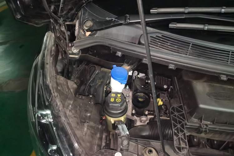 Used Ford Tourneo Custom  Engine Bay Right