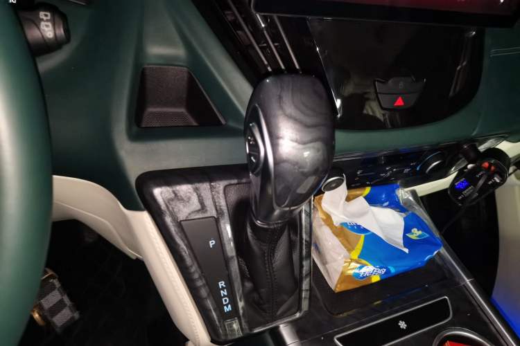 Used Ford Tourneo Custom  Gear Lever