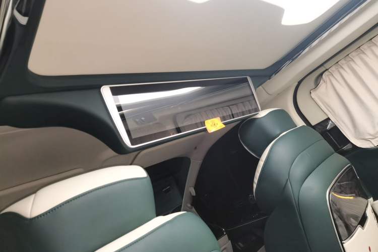 Used Ford Tourneo Custom  Headliner