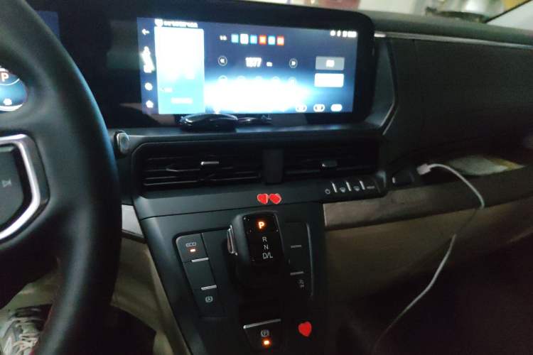 Used Ford Tourneo Custom 2023 2.0T Automatic Comfort Edition Audio And AC Panel