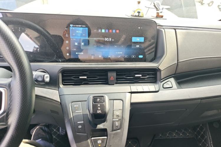 Used Ford Tourneo Custom 2023 2.0T Automatic Prestige Edition Audio And AC Panel