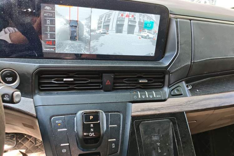 Used Ford Tourneo Custom 2023 2.0T Automatic Comfort Edition Audio And AC Panel