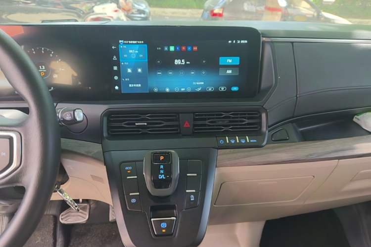 Used Ford Tourneo Custom 2023 2.0T Automatic Comfort Edition Audio And AC Panel