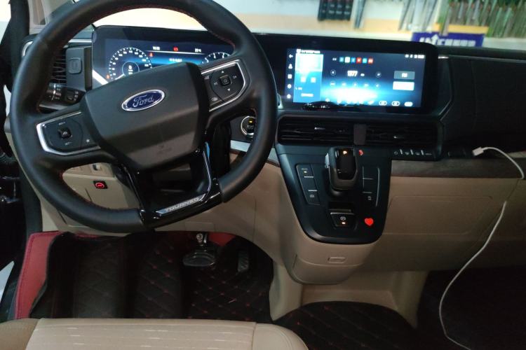 Used Ford Tourneo Custom 2023 2.0T Automatic Comfort Edition Center Console