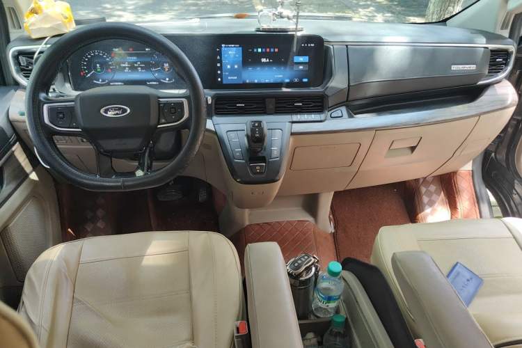 Used Ford Tourneo Custom 2023 2.0T Automatic Comfort Edition Center Console