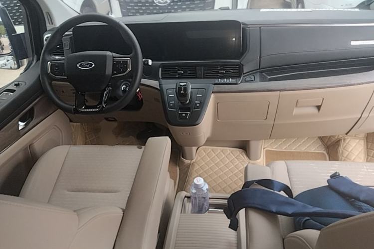 Used Ford Tourneo Custom 2023 2.0T Automatic Comfort Edition Center Console