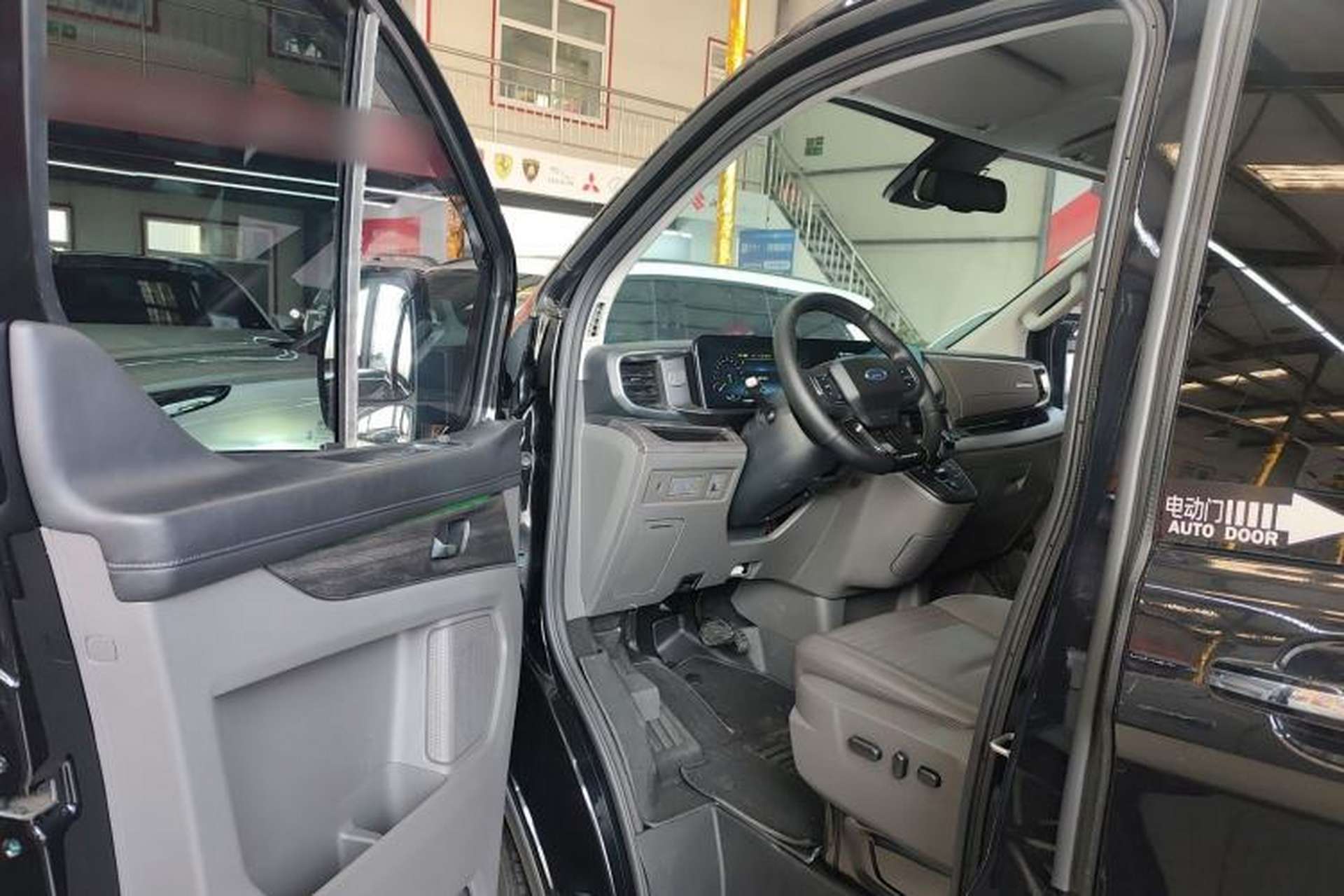 Used Ford Tourneo Custom 2023 2.0T Automatic Prestige Edition Driver Seat