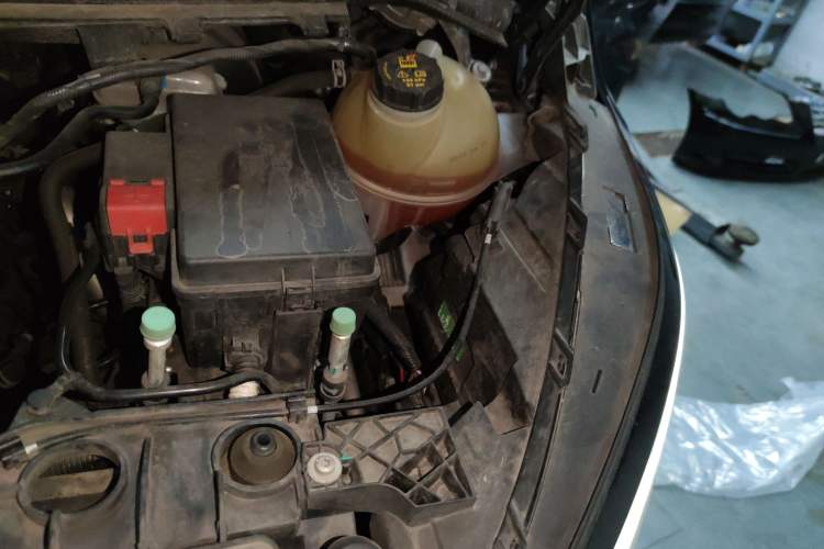 Used Ford Tourneo Custom 2023 2.0T Automatic Comfort Edition Engine Bay Left
