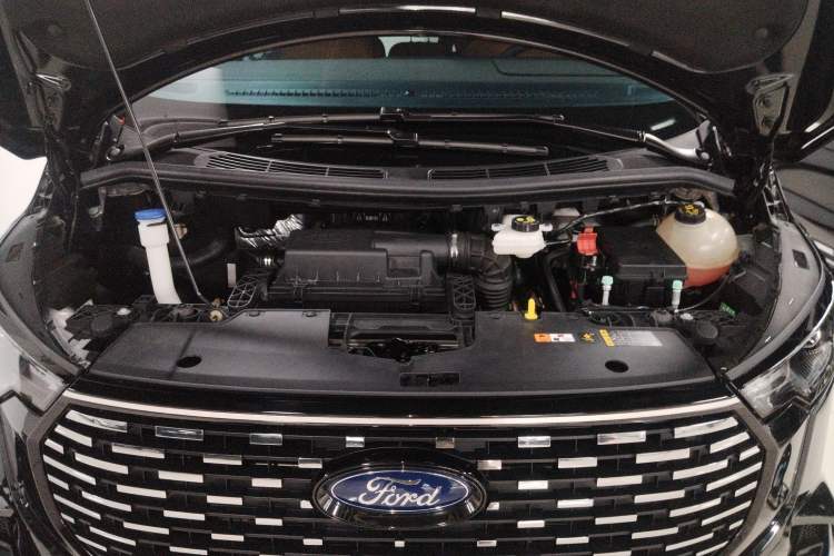 Used Ford Tourneo Custom 2023 2.0T Automatic Comfort Edition Engine Bay