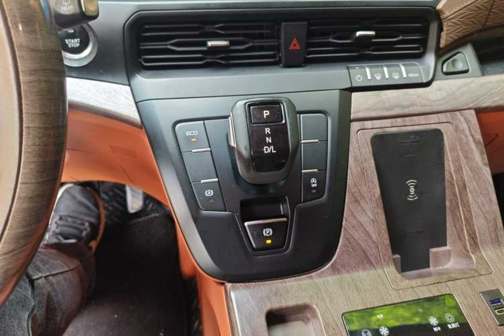 Used Ford Tourneo Custom 2023 2.0T Automatic Comfort Edition Gear Lever