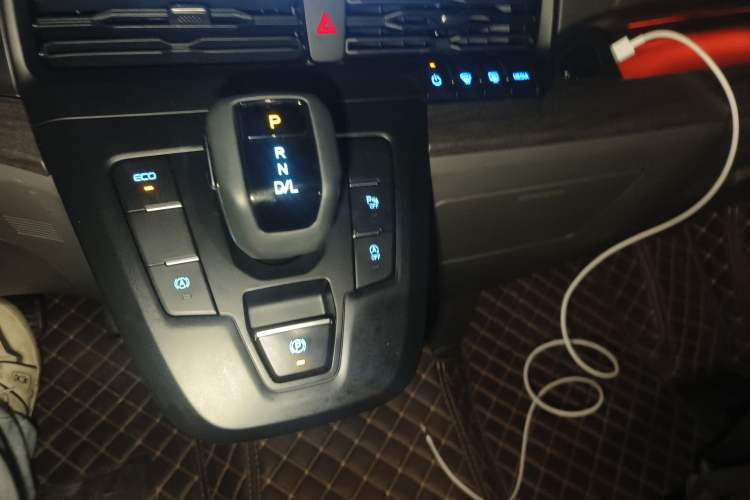 Used Ford Tourneo Custom 2023 2.0T Automatic Prestige Edition Gear Lever