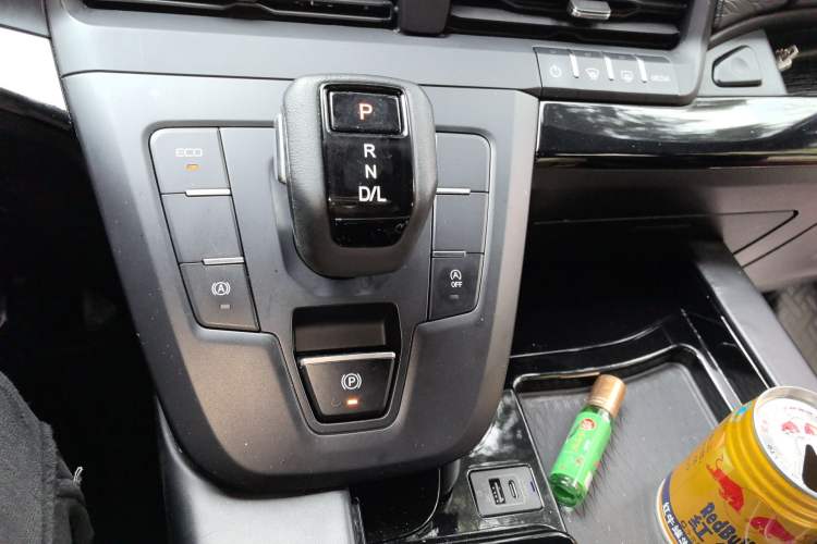 Used Ford Tourneo Custom 2023 2.0T Automatic Comfort Edition Gear Lever