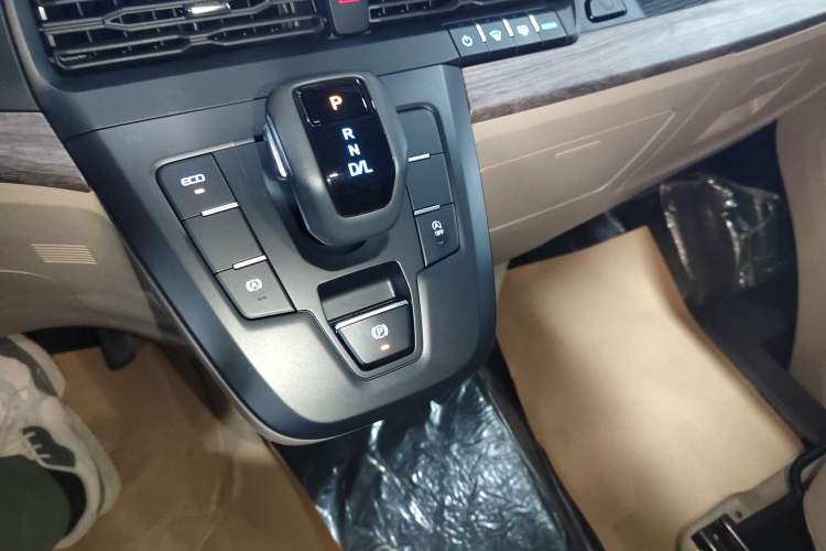Used Ford Tourneo Custom 2023 2.0T Automatic Comfort Edition Gear Lever