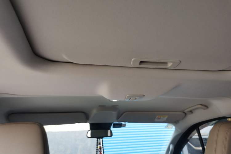 Used Ford Tourneo Custom 2023 2.0T Automatic Comfort Edition Headliner