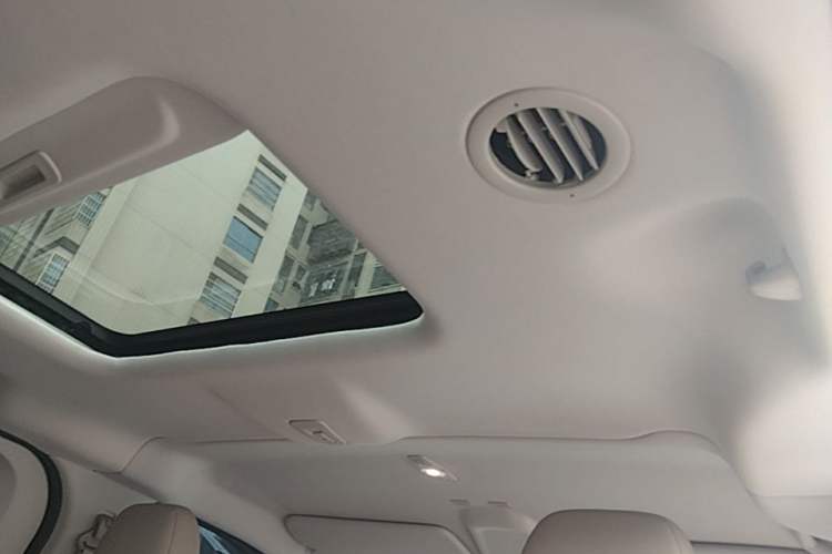 Used Ford Tourneo Custom 2023 2.0T Automatic Comfort Edition Headliner