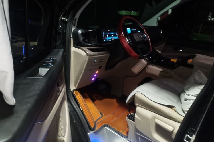 Used Ford Tourneo Custom 2023 2.0T Automatic Comfort Edition Interior 3