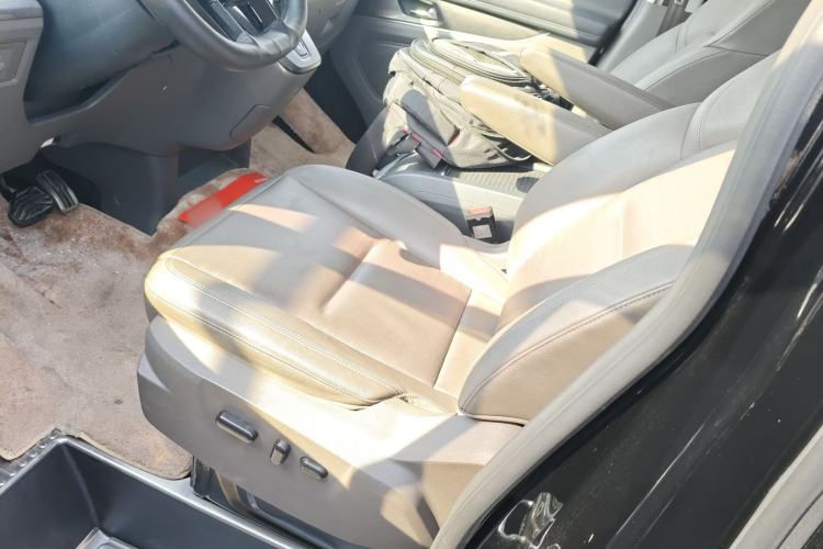 Used Ford Tourneo Custom 2023 2.0T Automatic Prestige Edition Left Front Seat