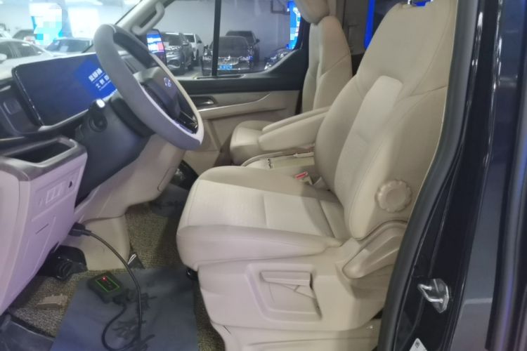 Used Ford Tourneo Custom 2023 2.0T Automatic Comfort Edition Left Front Seat