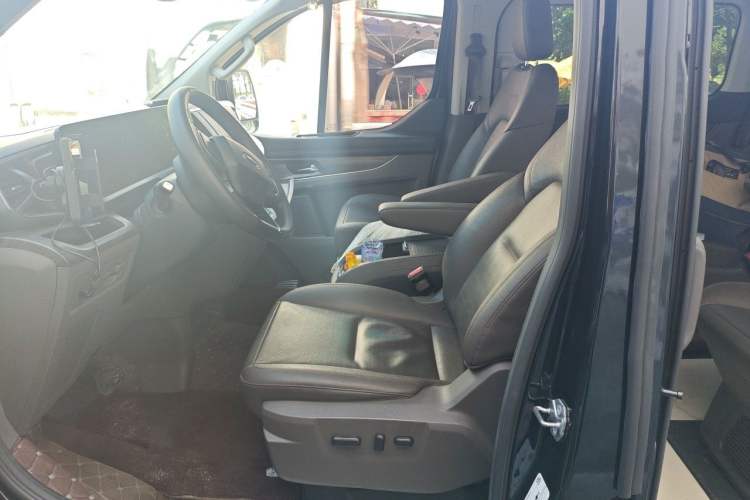 Used Ford Tourneo Custom 2023 2.0T Automatic Prestige Edition Left Front Seat