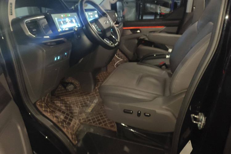 Used Ford Tourneo Custom 2023 2.0T Automatic Prestige Edition Left Front Seat