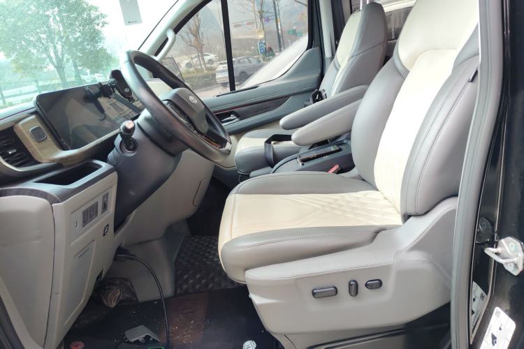 Used Ford Tourneo Custom 2023 2.0T Automatic Prestige Edition Left Front Seat