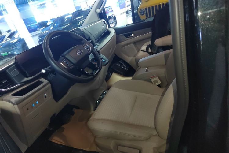 Used Ford Tourneo Custom 2023 2.0T Automatic Comfort Edition Left Front Seat