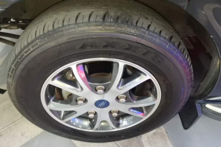 Used Ford Tourneo Custom 2023 2.0T Automatic Comfort Edition Left Front Wheel Hub