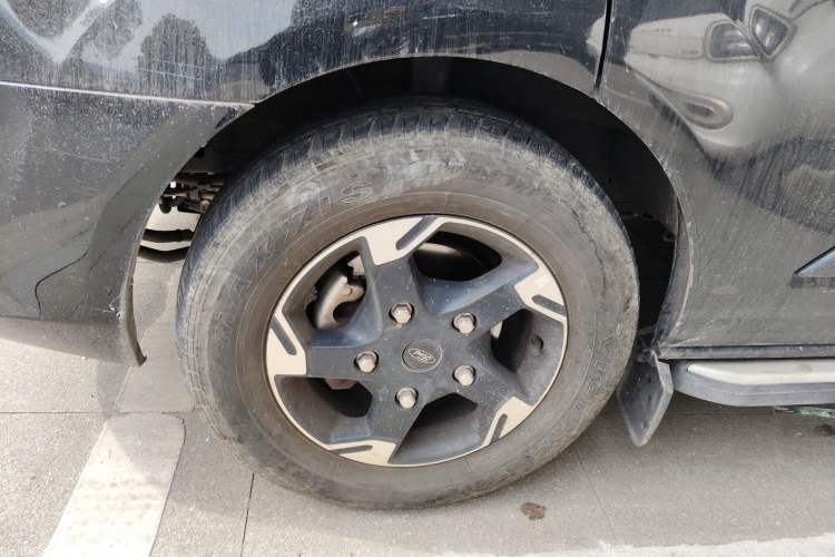Used Ford Tourneo Custom 2023 2.0T Automatic Prestige Edition Left Front Wheel Hub