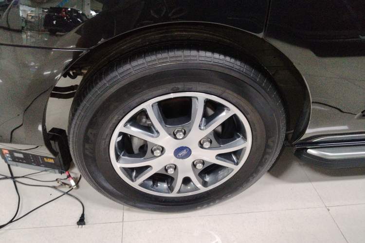 Used Ford Tourneo Custom 2023 2.0T Automatic Comfort Edition Left Front Wheel Hub