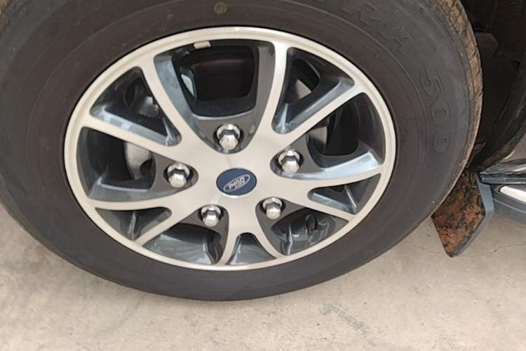Used Ford Tourneo Custom 2023 2.0T Automatic Comfort Edition Left Front Wheel Hub