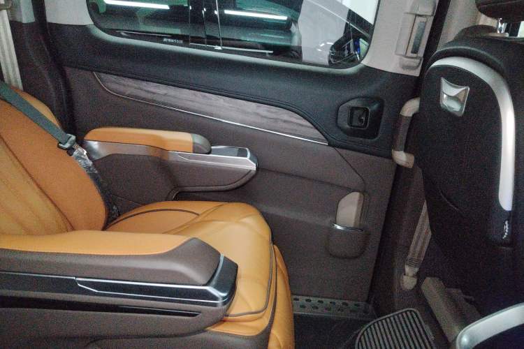 Used Ford Tourneo Custom 2023 2.0T Automatic Comfort Edition Left Rear Door Interior